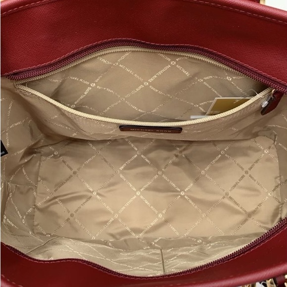 MICHAEL KORS JET SET TRAVEL TOP ZIP SHOULDER TOTE SHOULDER BAG DARK CHERRY COLOR - Picture 3 of 8